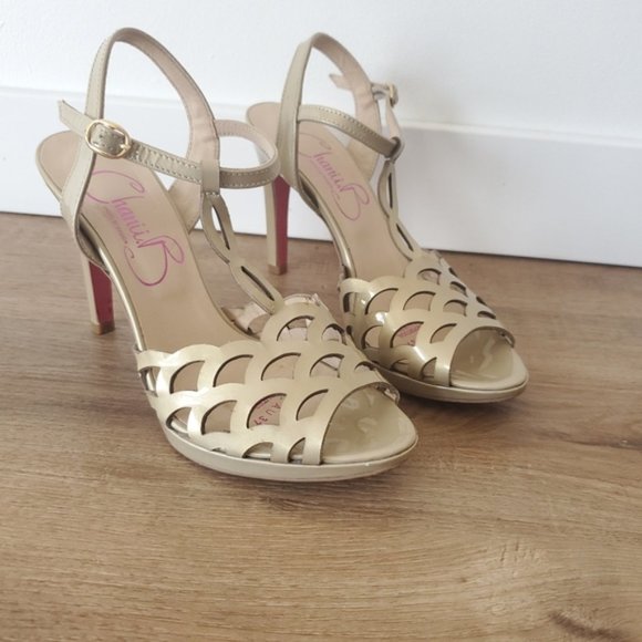 Chanii B nude heels with laser cut outs - Picture 1 of 10